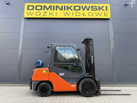 Nestekaasutrukki 2018  Toyota 06-8FGJ35F (1)