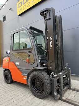 Nestekaasutrukki 2018  Toyota 06-8FGJ35F (3)