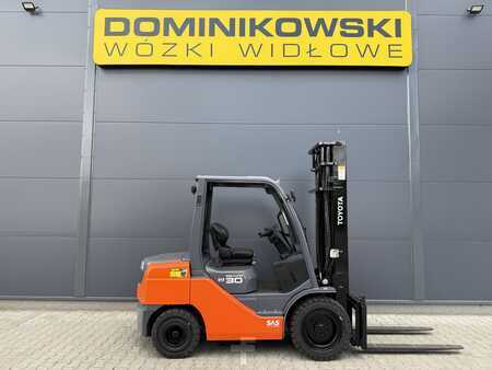 Diesel Forklifts 2010  Toyota 52-8FDF30 (1)
