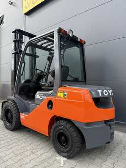 Diesel Forklifts 2010  Toyota 52-8FDF30 (5)