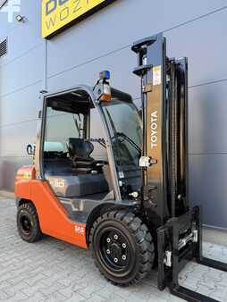Carrelli elevatori GPL 2019  Toyota 02-8FGF30 (3)