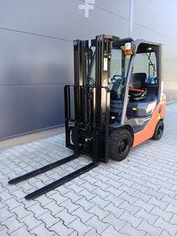 Empilhador a gás 2017  Toyota 02-8FGF18 (4)