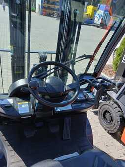 Empilhador a gás 2017  Toyota 02-8FGF18 (7)