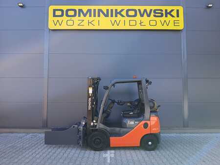 Empilhador a gás 2021  Toyota 02-8FGF18 (10)