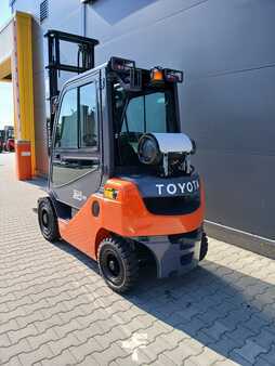 Nestekaasutrukki 2015  Toyota 02-8FGF20 (5)