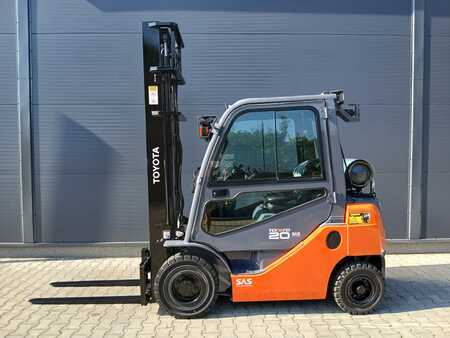 Nestekaasutrukki 2015  Toyota 02-8FGF20 (9)