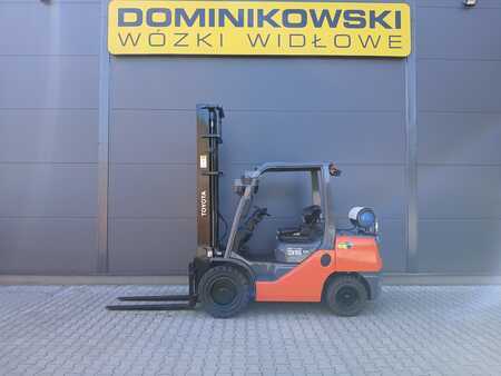 Chariots élévateurs GPL 2018  Toyota 02-8FGJF35 (10)