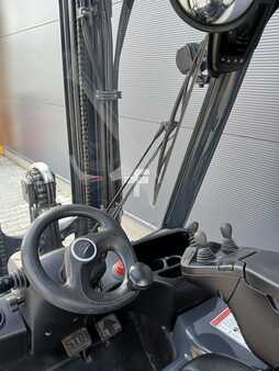 4-wiel elektrische heftrucks 2019  Linde E14-02 (7)