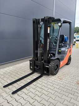 Empilhador a gás 2011  Toyota 02-8FGF18 (4)