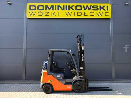 Empilhador a gás 2014  Toyota 02-8FGF18 (1)