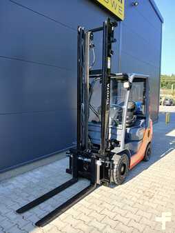 Empilhador a gás 2014  Toyota 02-8FGF18 (4)