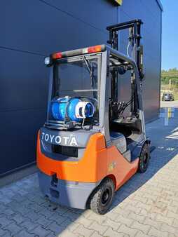 Empilhador a gás 2014  Toyota 02-8FGF18 (6)