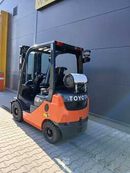 Empilhador a gás 2019  Toyota 02-8FGF18 (5)