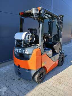 Empilhador a gás 2019  Toyota 02-8FGF18 (6)