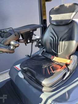 Empilhador a gás 2019  Toyota 02-8FGF18 (8)