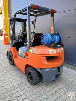 Gasoltruck 2005  Toyota 42-7FGF25 (5)