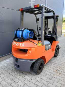 Gasoltruck 2005  Toyota 42-7FGF25 (6)