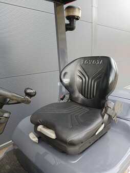 Diesel truck 2013  Toyota 02-8FDF30 (8)