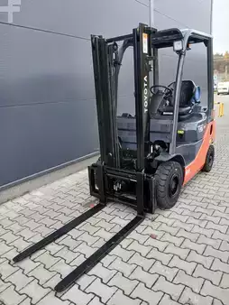 Gas truck 2014  Toyota 02-8FGF15 (4)