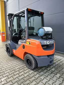 LPG VZV 2015  Toyota 02-8FGF30 (5)