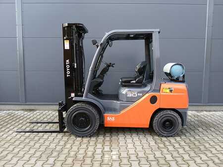 LPG VZV 2015  Toyota 02-8FGF30 (9)