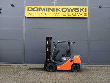 Dízel targoncák 2016  Toyota 52-8FDF25 (10)