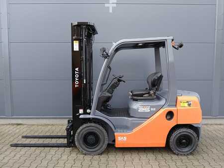 Dízel targoncák 2016  Toyota 52-8FDF25 (9)