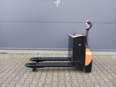 Niederhubwagen 2021  Toyota LWE200 (9)