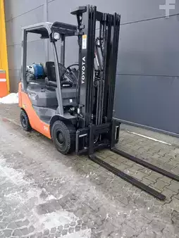 Gas truck 2010  Toyota 02-8FGF15 (3)