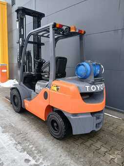 Carretilla elevadora GLP 2014  Toyota 02-8FGF30 (5)