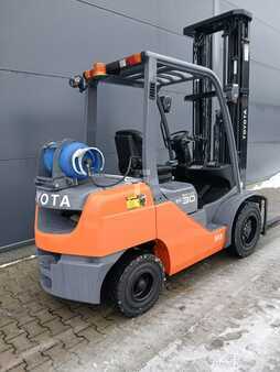 Carretilla elevadora GLP 2014  Toyota 02-8FGF30 (6)