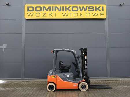 Elektromos 4 kerekű 2021  Toyota 8FBM18T (1)