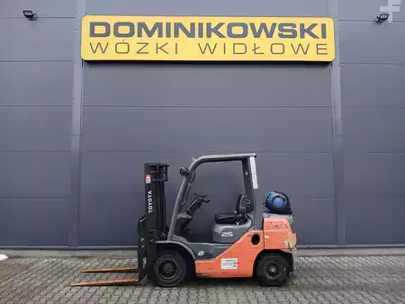 Carretilla elevadora GLP 2011  Toyota 02-8FGF25 (10)