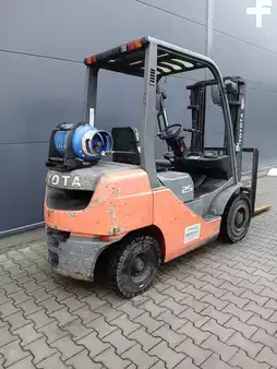 Carretilla elevadora GLP 2011  Toyota 02-8FGF25 (6)
