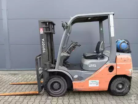 Carretilla elevadora GLP 2011  Toyota 02-8FGF25 (9)