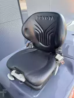 Dízel targoncák 2014  Toyota 02-8FDF30 (8)