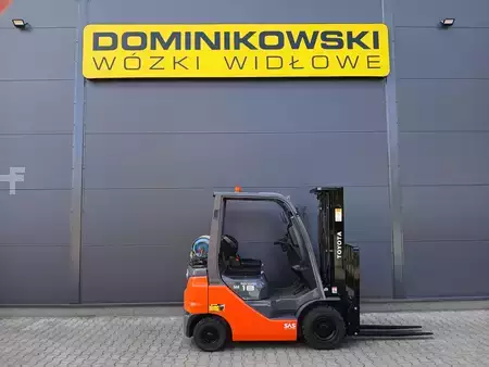 Gázüzemű targoncák 2021  Toyota 02-8FGF18 (1)