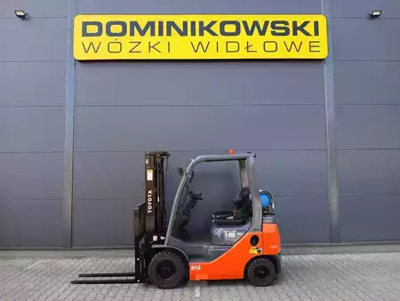 Gázüzemű targoncák 2021  Toyota 02-8FGF18 (10)