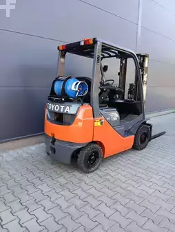 Empilhador a gás 2018  Toyota 02-8FGF15 (6)