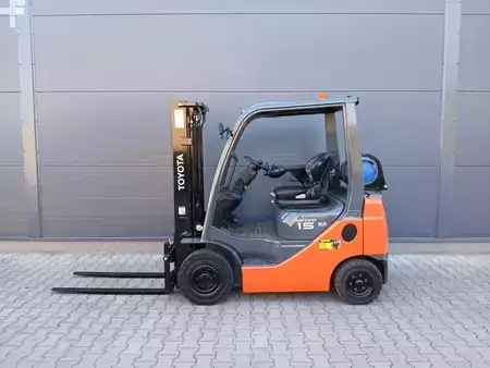Empilhador a gás 2018  Toyota 02-8FGF15 (9)