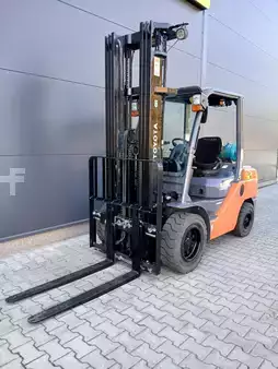 Gasoltruck 2019  Toyota 02-8FGJF35 (4)