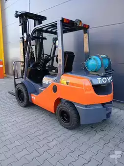 Gasoltruck 2019  Toyota 02-8FGJF35 (5)