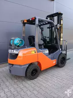 Gasoltruck 2019  Toyota 02-8FGJF35 (6)