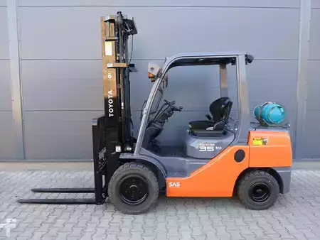 Gasoltruck 2019  Toyota 02-8FGJF35 (9)