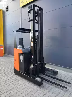 Container truck 2018  Toyota RRE140B (2)