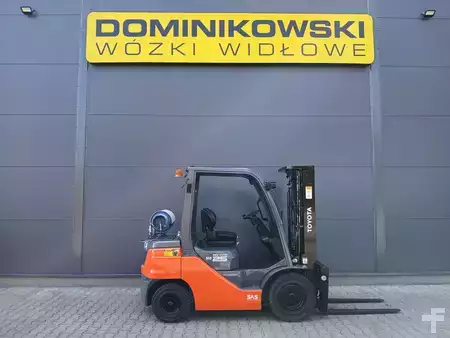 Wózki gazowe 2020  Toyota 02-8FGF25 (1)