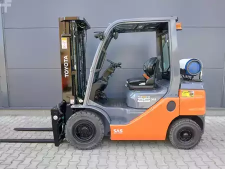 Wózki gazowe 2020  Toyota 02-8FGF25 (9)