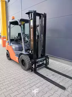 Empilhador diesel 2022  Toyota 52-8FDF25 (3)