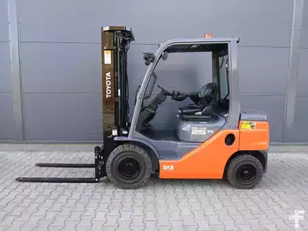 Empilhador diesel 2022  Toyota 52-8FDF25 (9)