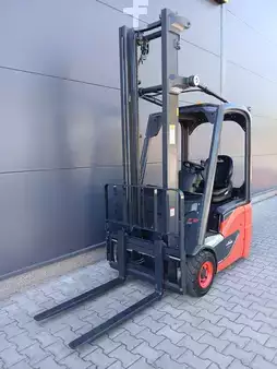 Carrelli elettrici 3 ruote 2019  Linde E12-02 (4)